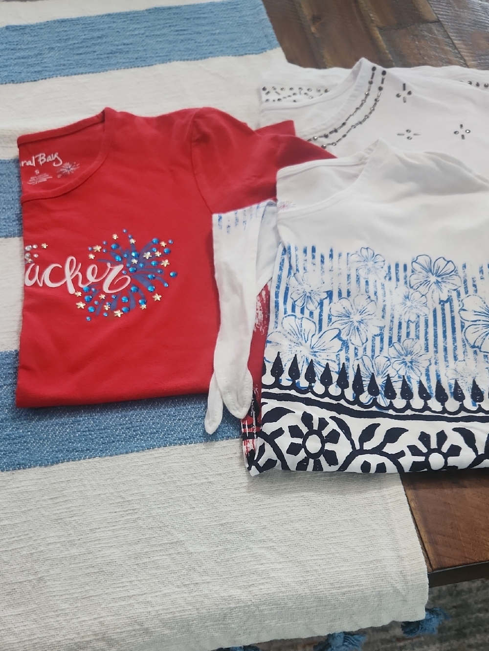 3 small womens t-shirt lot